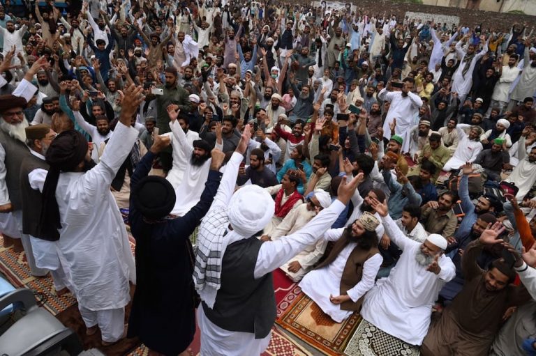 Bytes For All condemns social media suspension across Pakistan