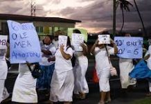 Peaceful march on Mulinuu for sixth Samoa woman MP