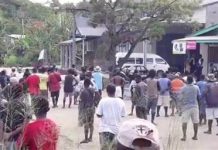 Fears of further violent protests prompt offers of mediation now in Solomon Islands