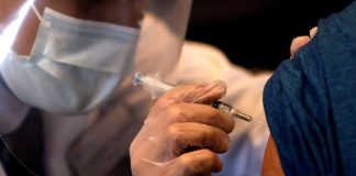Health workers face ‘dangerous neglect’, warn WHO, ILO