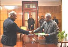 Clash over of issue of writs in PNG