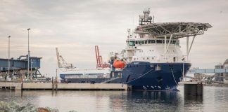 Navy raises flag on Pacific cyclone relief ship Reliant