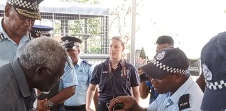 Australia provides guns to Solomon Islands police