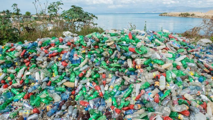 World must ‘work as one’ to end plastic pollution: Guterres