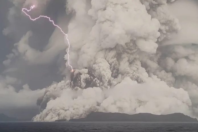 New study shows Tonga’s Hunga eruption produced the most intense lightning ever recorded