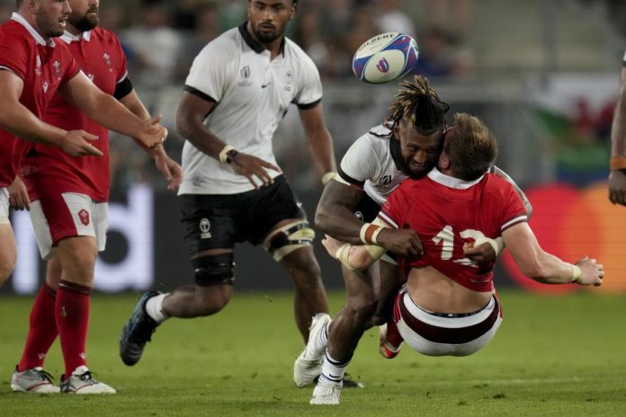 Wales beat Fiji 32-26 after Radradra knock-on at death