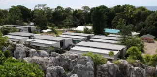 Labor accused of ‘outrageous secrecy’ as border force confirms 11 asylum seekers sent to Nauru