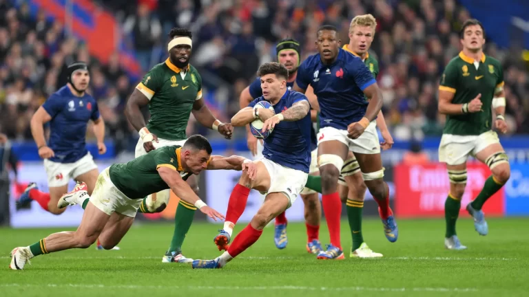South Africa beat France in seven-try thriller