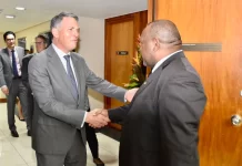 Australia, PNG work to ink delayed defence pact