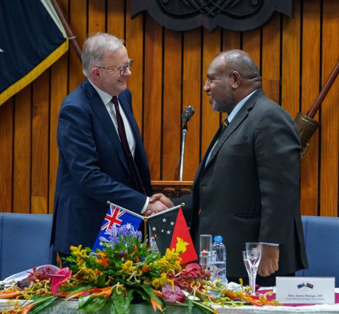 Albanese arrives for walk on Kokoda track
