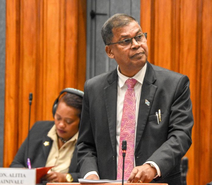Major pay increase for Fiji civil servants, Minimum wage rate to increase to $5 by 2025