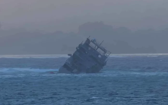 Manawanui sinking: Salvage process begins as diesel continues to leak from wreck