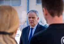 Overseas Minister buffeted by New Caledonia crisis