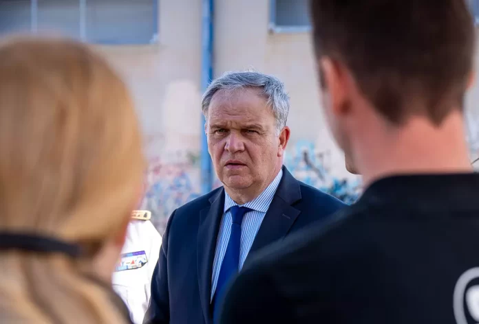 Overseas Minister buffeted by New Caledonia crisis