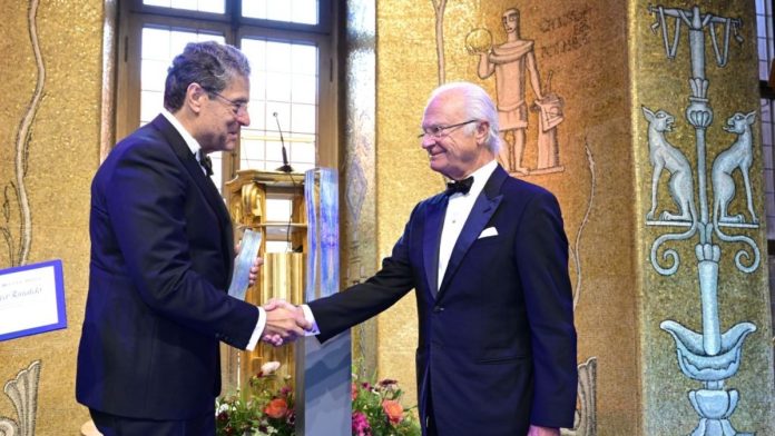 Three candidates to succeed Beaumont as World Rugby President