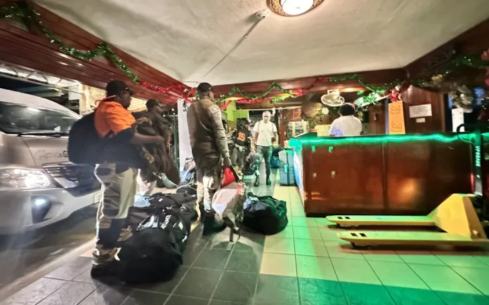 Stranded workers desperate to get home to their families in quake-stricken Vanuatu