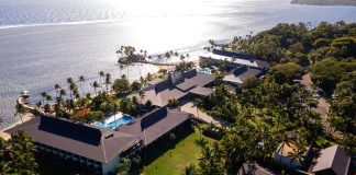 Australian returning home after suspected Fiji poisoning