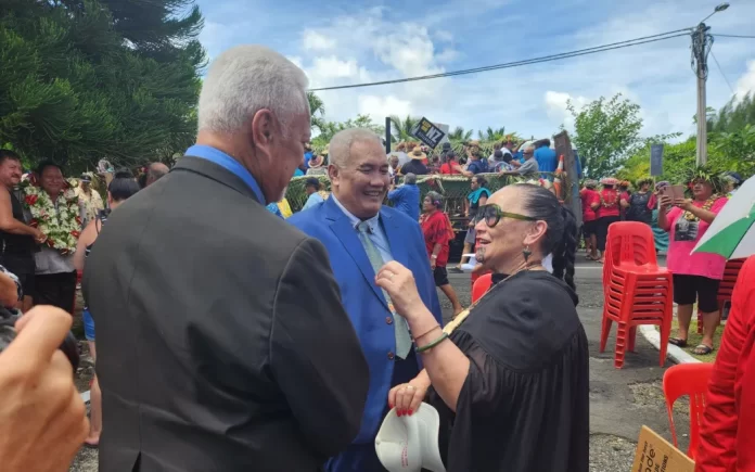 Te Pāti Māori co-leader joins protest against ‘aggressive’ Cook Islands PM