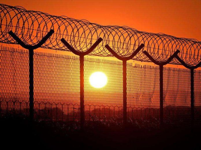 Australia to boot violent offenders in Nauru visa deal