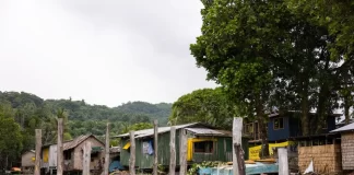 Rising seas force relocation in Solomon Islands