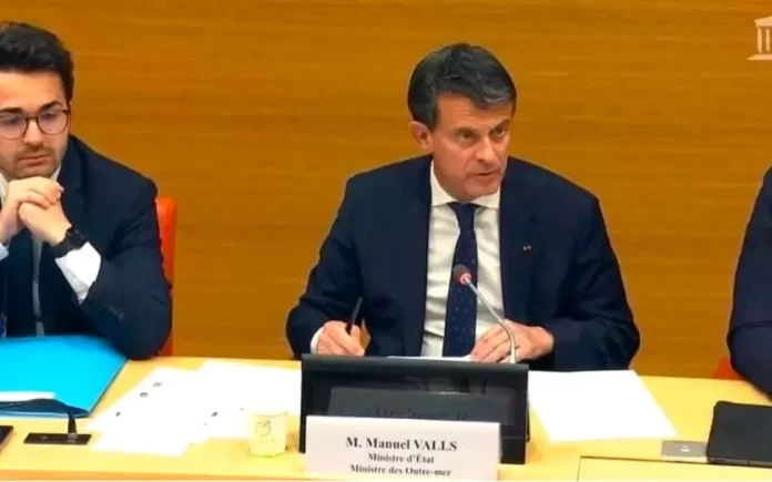 French minister Valls pushes for deal on New Caledonia’s future