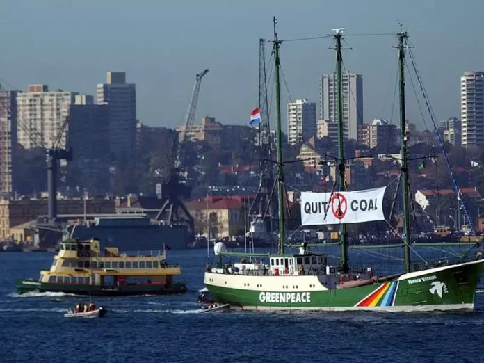 Rainbow Warrior in NZ return, 40 years after bombing