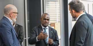 Pacific leader seeks investment, Australia eyes defence