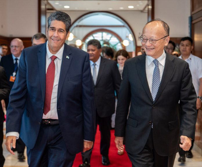 ADB President Welcomes Palau President in First-Ever Headquarters Visit