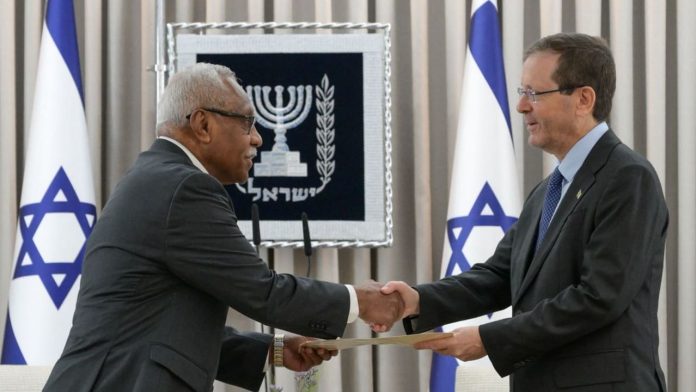 Herzog welcomes new Fijian Ambassador to Israel