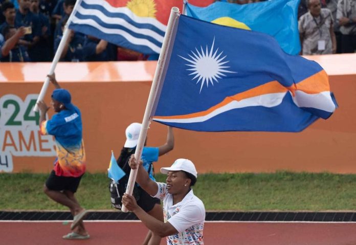 Population decline in FSM and RMI