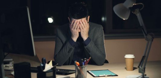 Long hours, stress and harassment are causing hundreds of thousands of early deaths, says UN labour agency