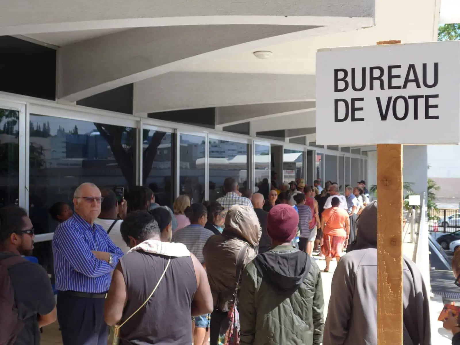 Polling-booth-in-New-Caledonia-scaled