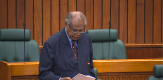 Dr Marat presents Bougainville Affairs Bipartisan report